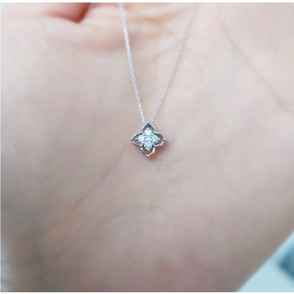 Vintage 950 Platinum natural Diamond Alhambra clover quatrefoil pendant & chain